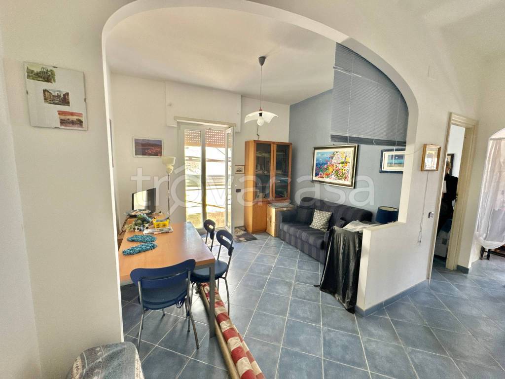 appartamento in vendita ad Anzio in zona Mare