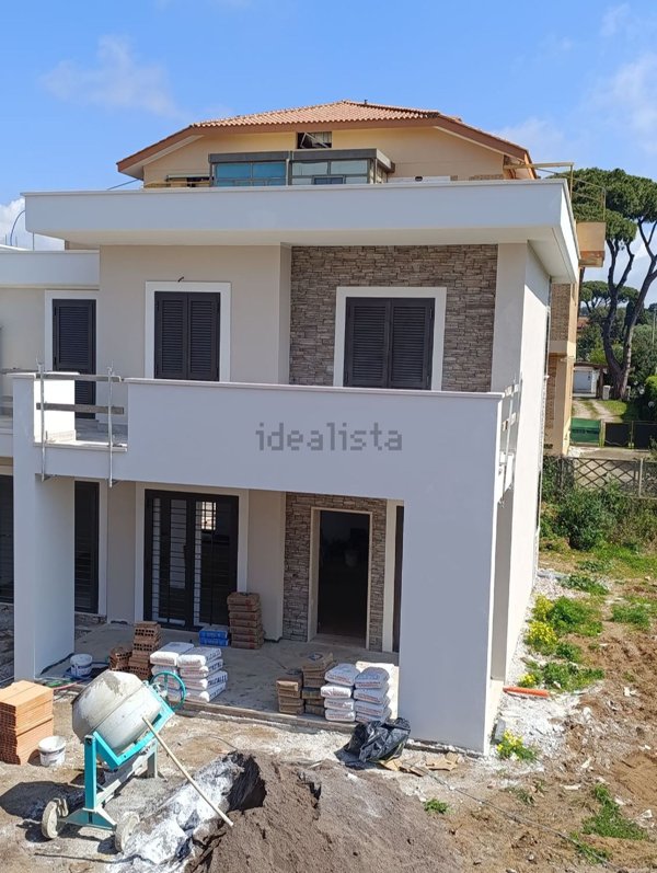 casa indipendente in vendita ad Anzio
