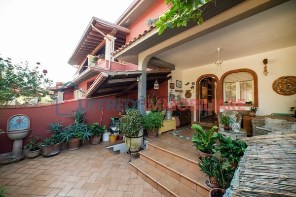casa indipendente in vendita ad Anzio in zona Villa Claudia