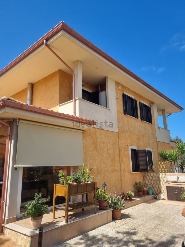 casa indipendente in vendita ad Anzio
