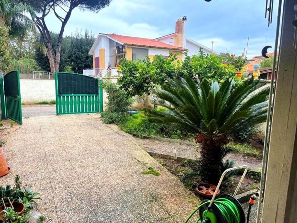 appartamento in vendita ad Anzio in zona Mare