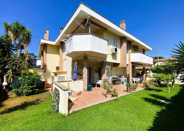 casa indipendente in vendita ad Anzio in zona Mare