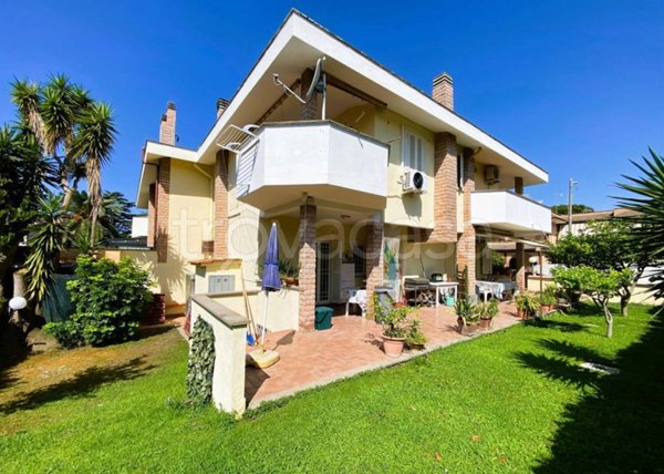 casa indipendente in vendita ad Anzio in zona Mare