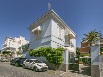 casa indipendente in vendita ad Anzio