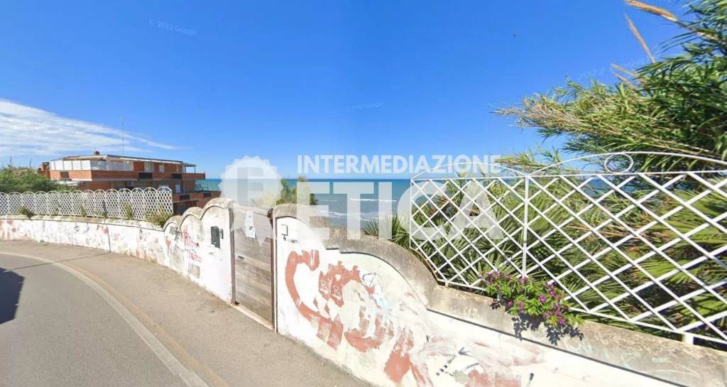 casa indipendente in vendita ad Anzio in zona Mare