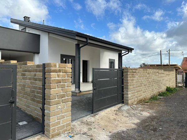 casa indipendente in vendita ad Anzio in zona Stazione