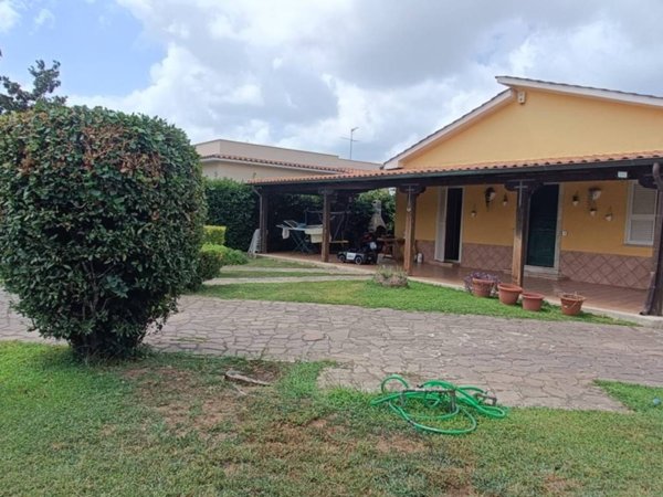 casa indipendente in vendita ad Anzio in zona Stazione