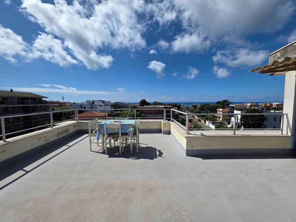 appartamento in vendita ad Anzio in zona Mare