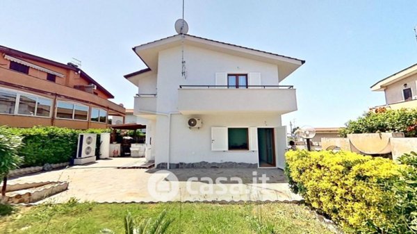 casa indipendente in vendita ad Anzio in zona Stazione
