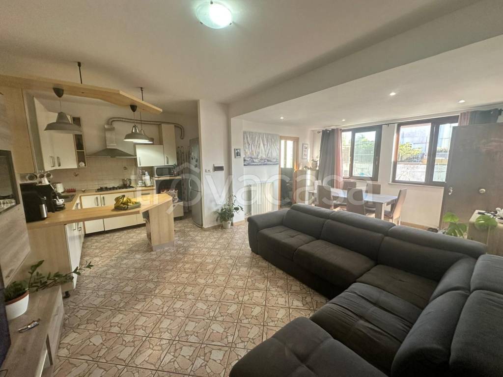 appartamento in vendita ad Anzio in zona Villa Claudia