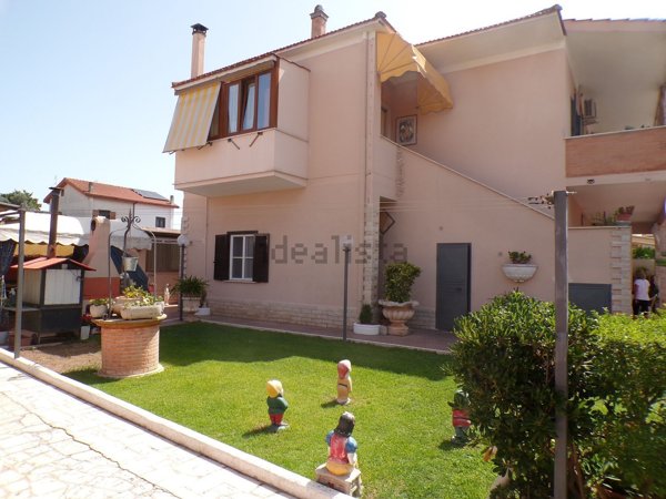 casa indipendente in vendita ad Anzio