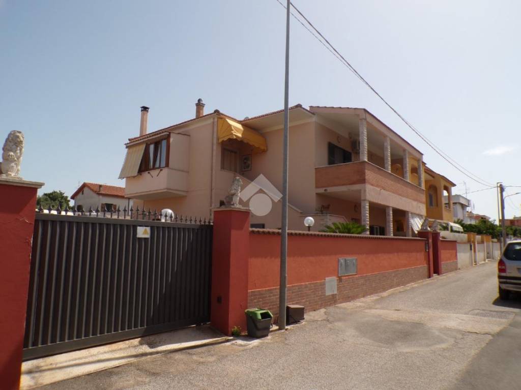 casa indipendente in vendita ad Anzio