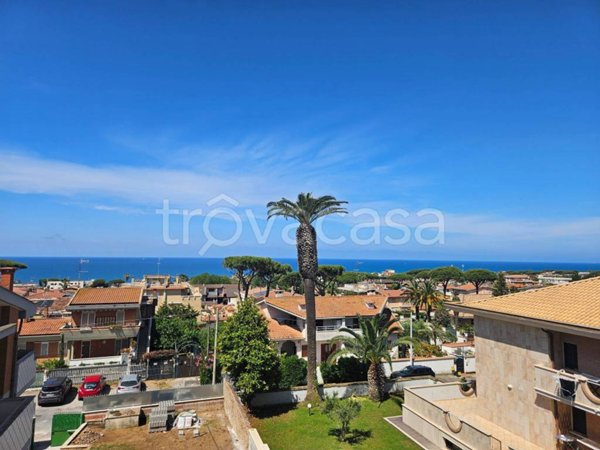 appartamento in vendita ad Anzio in zona Villa Claudia