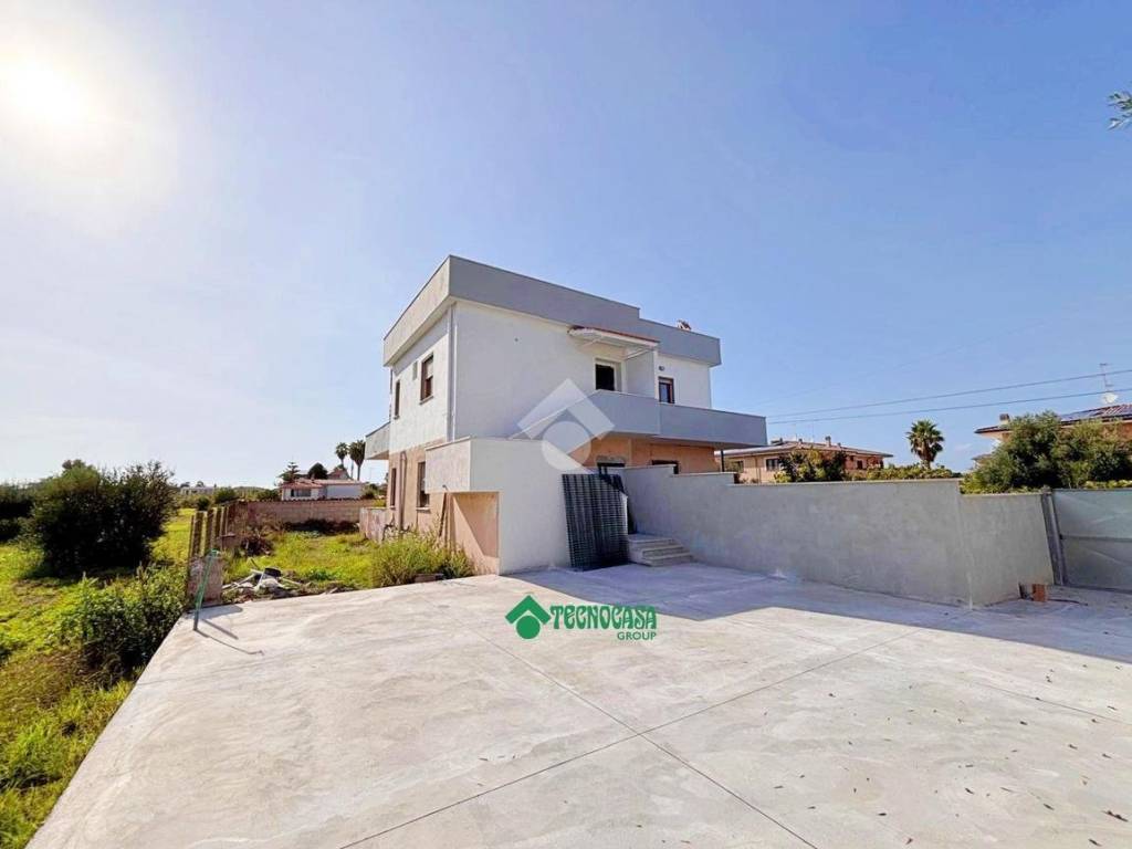 appartamento in vendita ad Anzio in zona Villa Claudia