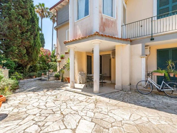 appartamento in vendita ad Anzio in zona Marechiaro