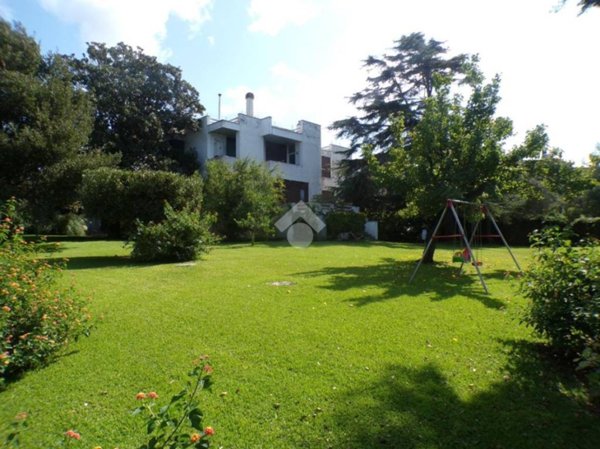 casa indipendente in vendita ad Anzio in zona Mare