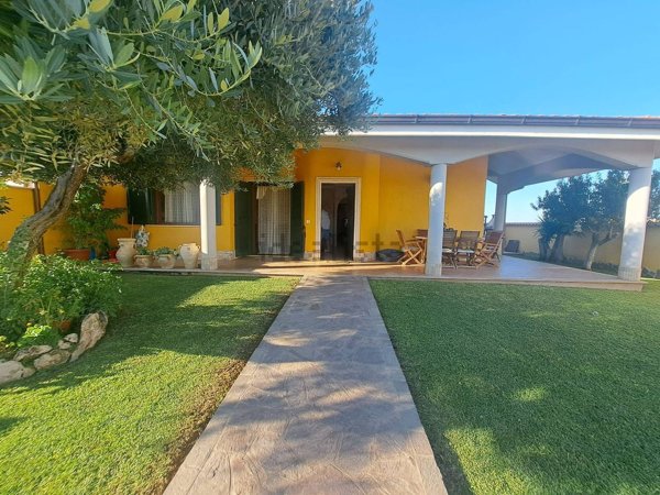 casa indipendente in vendita ad Anzio