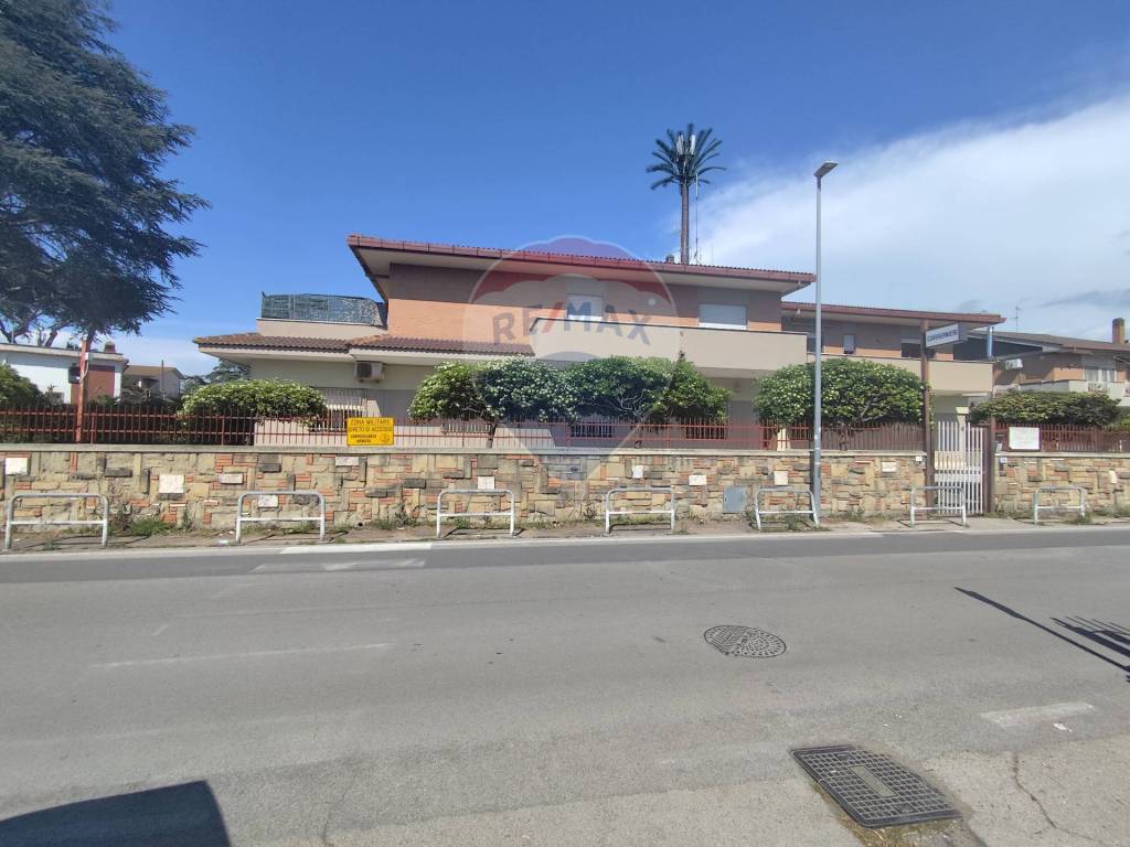 casa indipendente in vendita ad Anzio in zona Mare