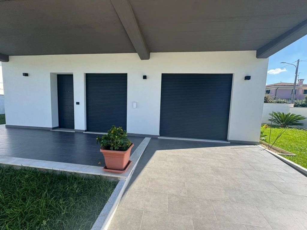 casa indipendente in vendita ad Anzio in zona Mare