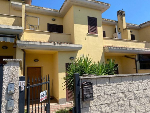 casa indipendente in vendita ad Anzio in zona Stazione