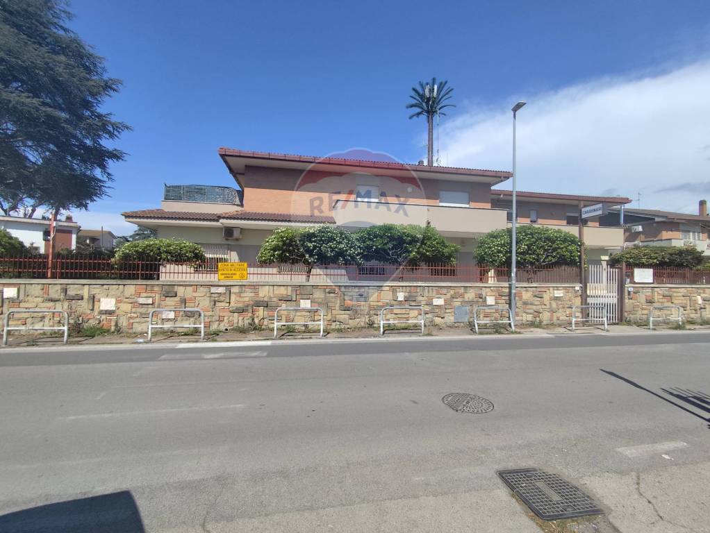 casa indipendente in vendita ad Anzio in zona Mare