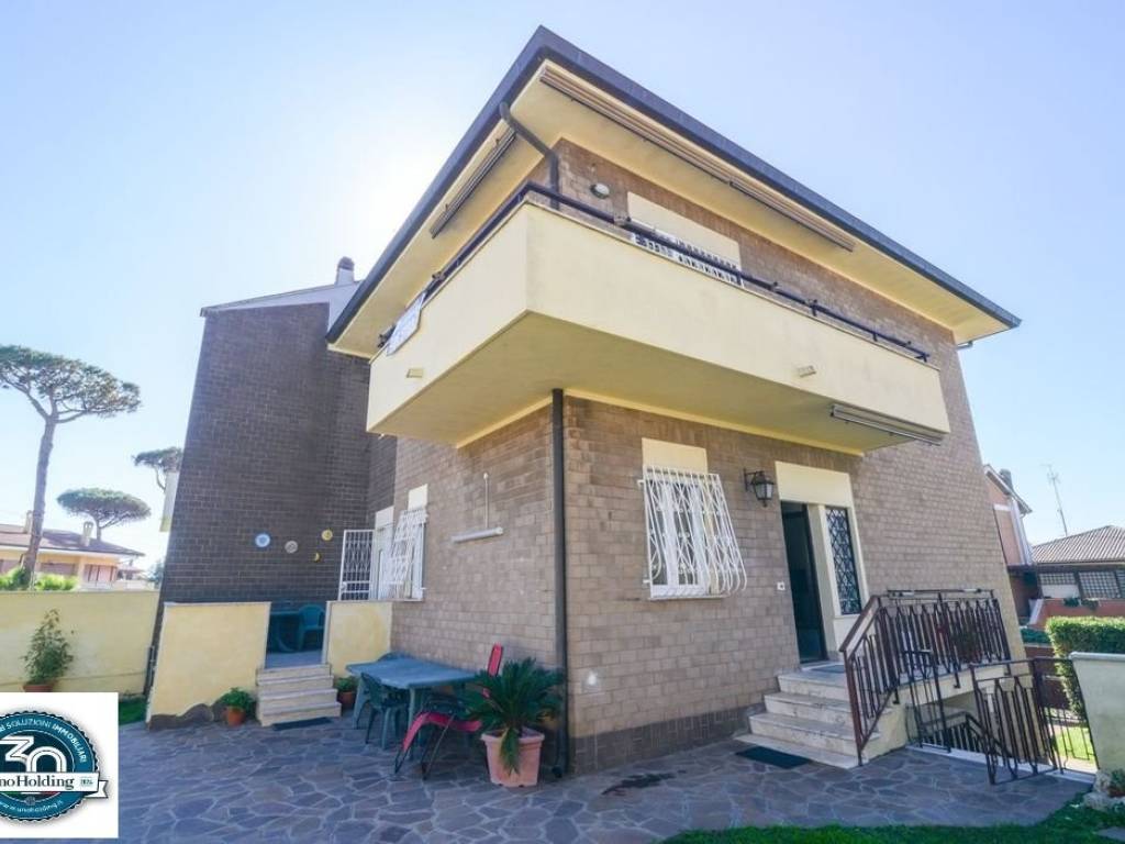 casa indipendente in vendita ad Anzio in zona Mare