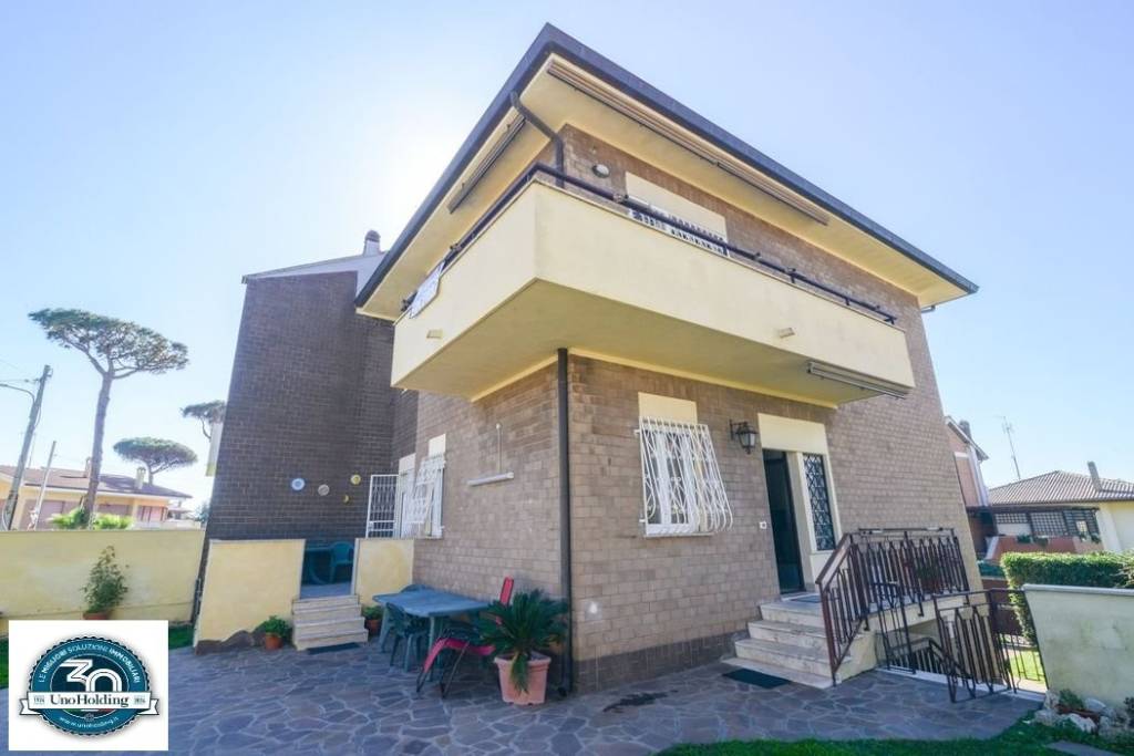 casa indipendente in vendita ad Anzio in zona Mare
