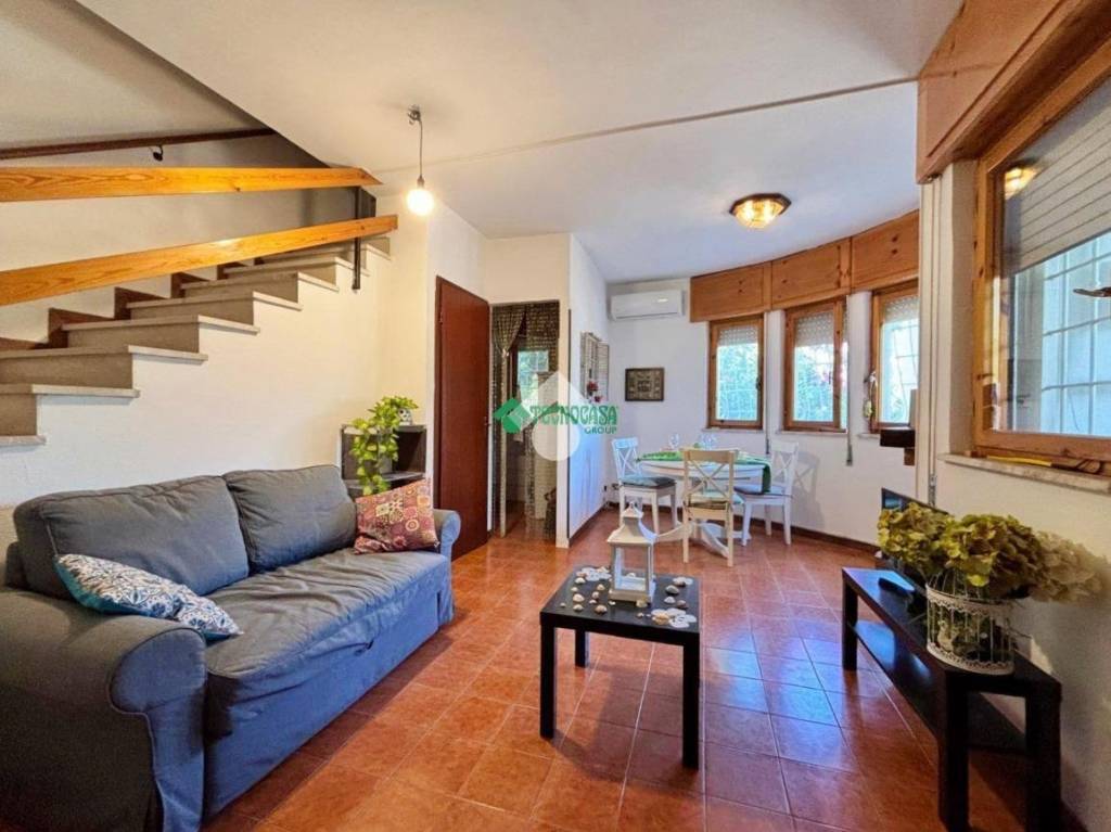 casa indipendente in vendita ad Anzio in zona Villa Claudia