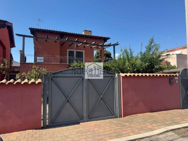 casa indipendente in vendita ad Anzio in zona Lido dei Pini