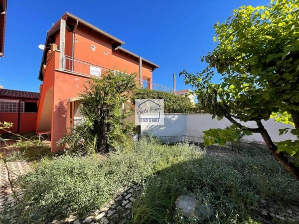casa indipendente in vendita ad Anzio in zona Lido dei Pini