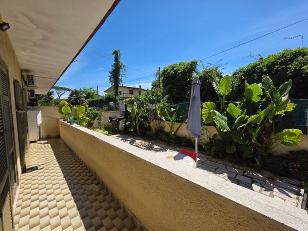 appartamento in vendita ad Anzio in zona Villa Claudia