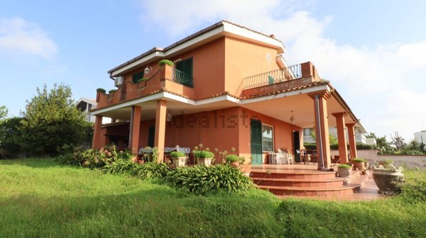 casa indipendente in vendita ad Anzio