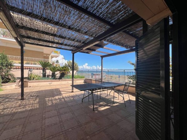 appartamento in vendita ad Anzio in zona Mare