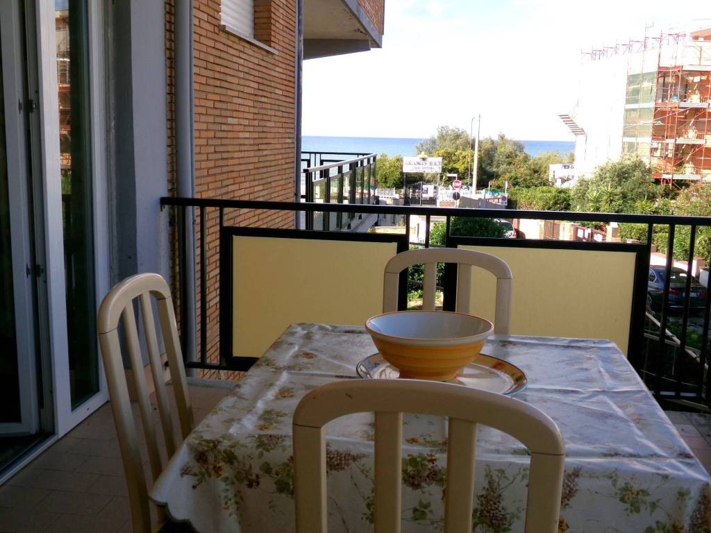 appartamento in vendita ad Anzio in zona Mare