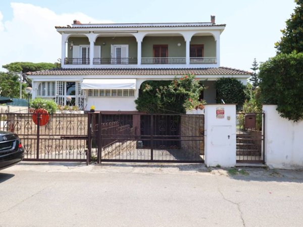 casa indipendente in vendita ad Anzio in zona Mare