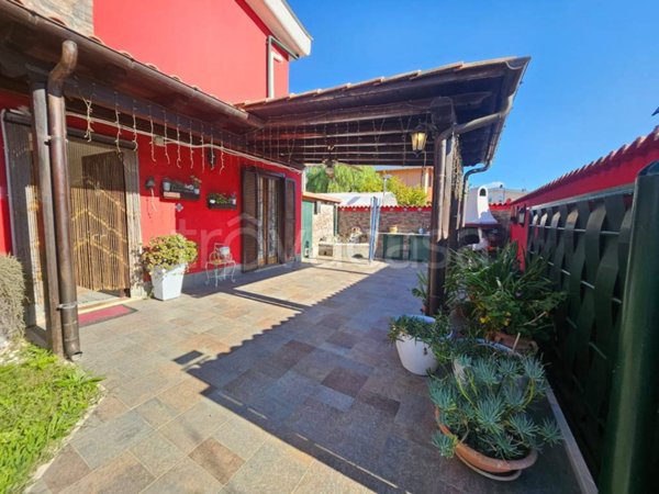 casa indipendente in vendita ad Anzio in zona Villa Claudia