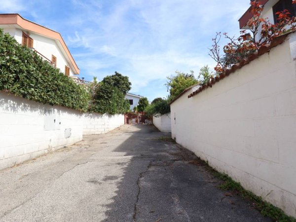 casa indipendente in vendita ad Anzio in zona Villa Claudia