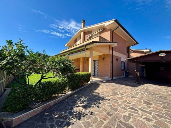 casa indipendente in vendita ad Anzio in zona Mare