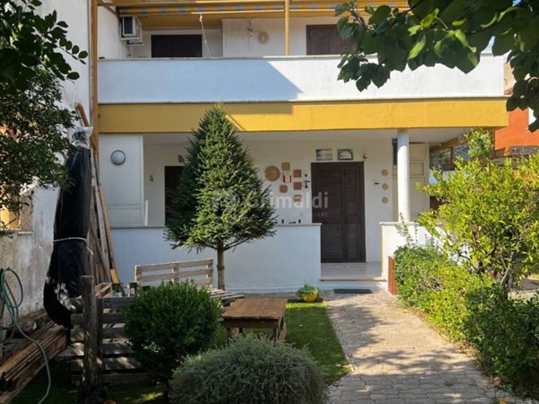 casa indipendente in vendita ad Anzio in zona Lido dei Pini