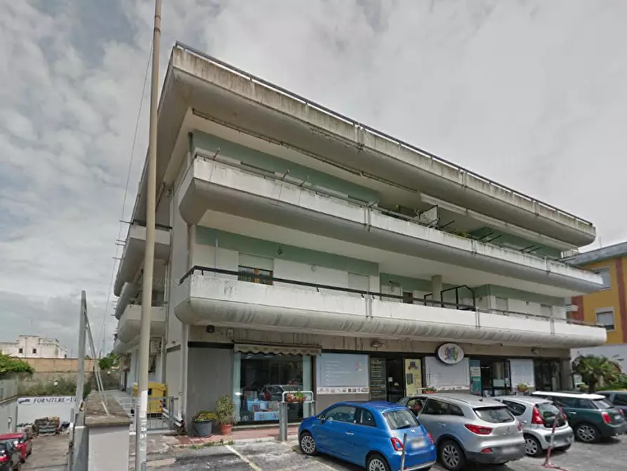 locale di sgombero in vendita ad Anzio
