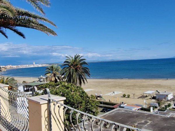 appartamento in vendita ad Anzio in zona Mare