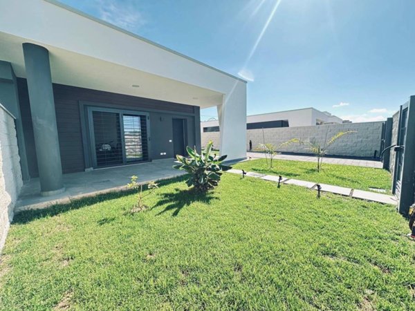 casa indipendente in vendita ad Anzio in zona Marechiaro