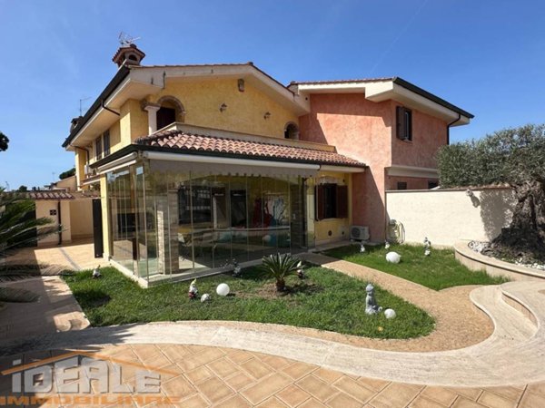 casa indipendente in vendita ad Anzio in zona Lido dei Pini