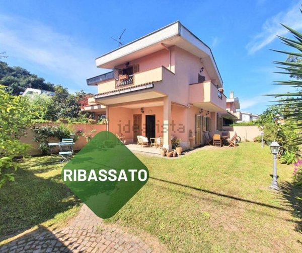 appartamento in vendita ad Anzio in zona Villa Claudia