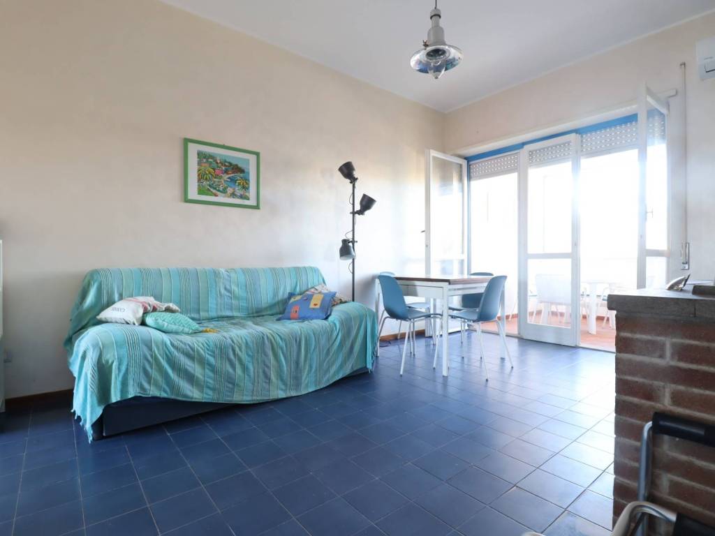 appartamento in vendita ad Anzio in zona Mare