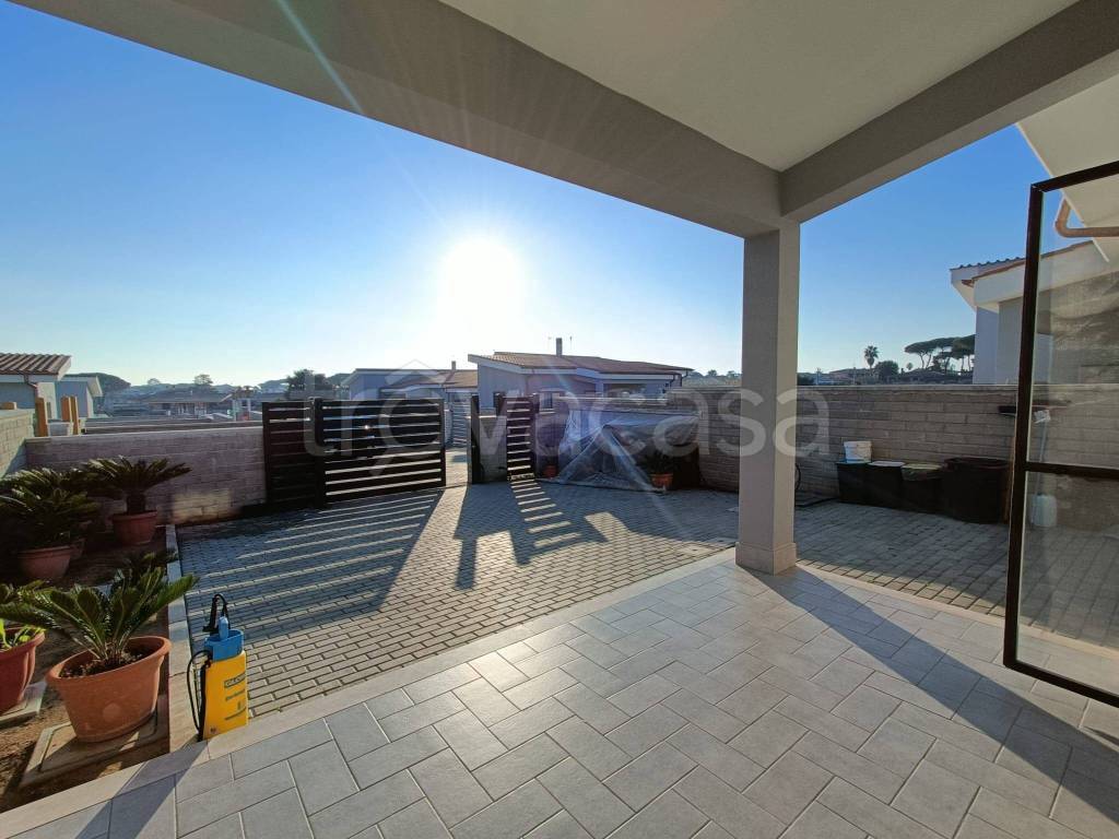 casa indipendente in vendita ad Anzio in zona Mare