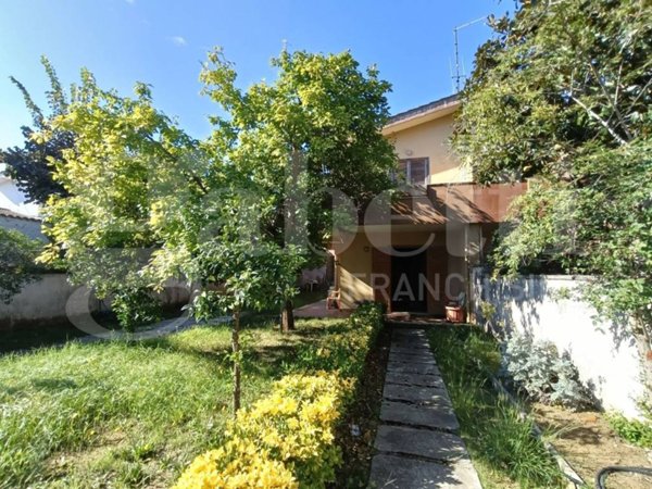 casa indipendente in vendita ad Anzio in zona Mare