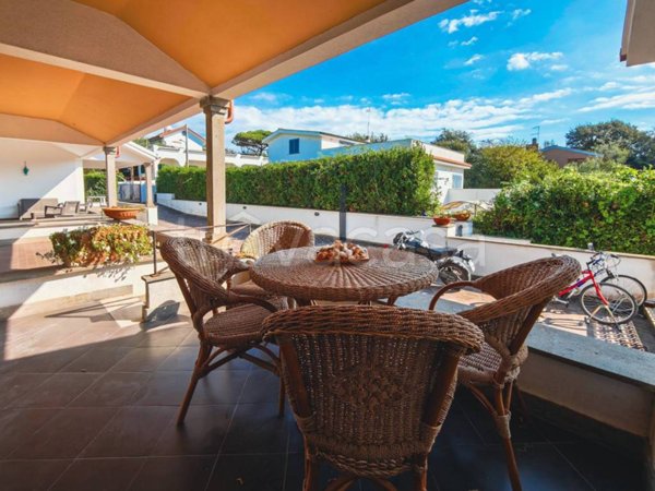 casa indipendente in vendita ad Anzio in zona Mare