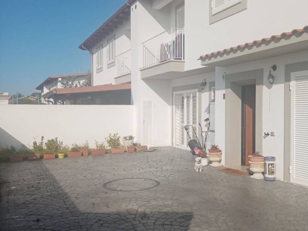 casa indipendente in vendita ad Anzio in zona Lido dei Pini
