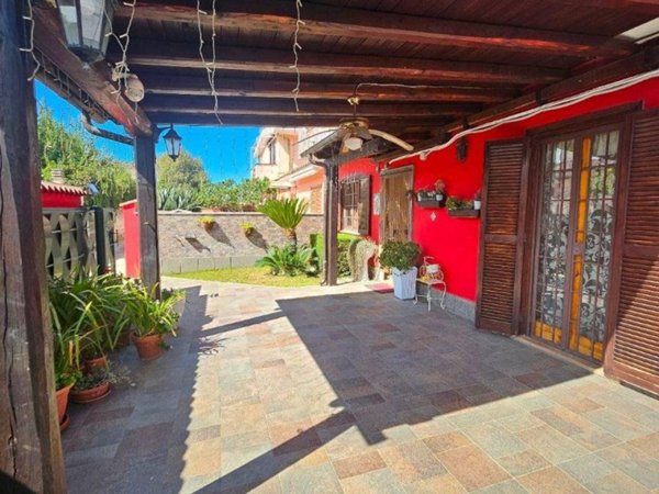casa indipendente in vendita ad Anzio in zona Villa Claudia
